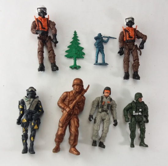 Collectible Lot of Assorted Vintage Military Toys