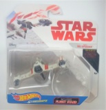Poe's Ski Speeder Hot Wheels Star Wars Starships Die Cast Collectible Figure w/Stand