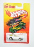 2011 Packin' Pacer White w Arrow Hot Wheels The Hot Ones Collectible Diecast Car