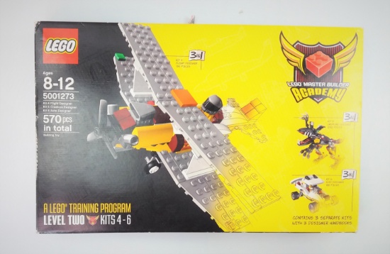 Lego 5001273 MBA Level Two Kits 4-6 570 Piece Building Block Set