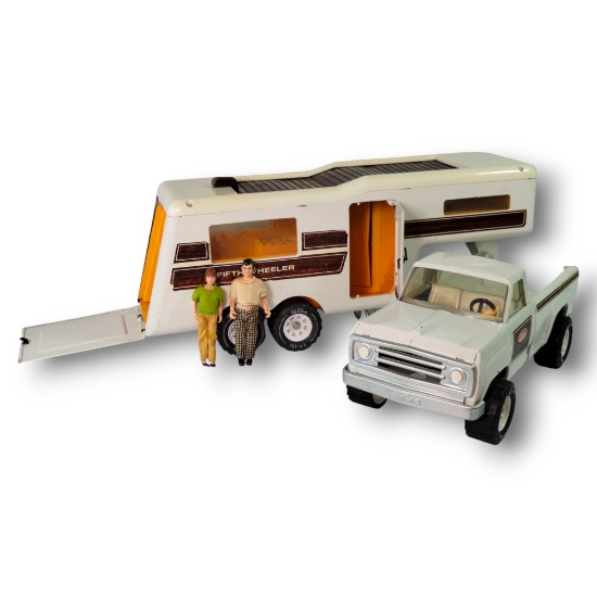 Tonka Toys 5th Wheeler Pickup Truck & Camper Vintage Pressed Steel Toy Vehicle w/ Figures