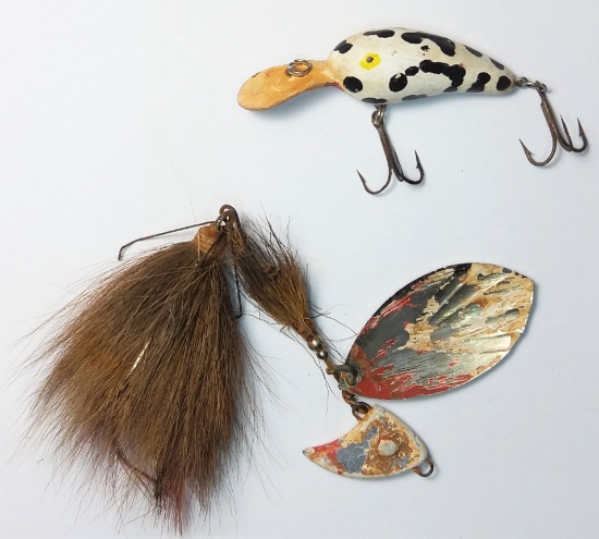 Vintage Collectible Fishing Lures Grouping