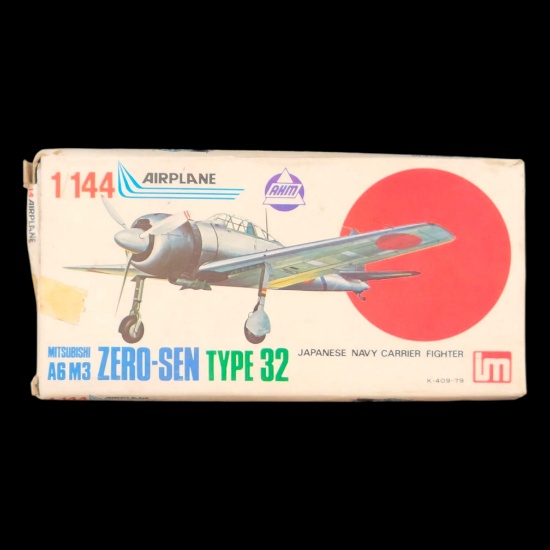 1:144 AHM Mitsubishi A6M3 Zero-Sen Type 32 Model Kit w/ Box