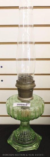 Aladdin green kerosene lamp, Cathedral