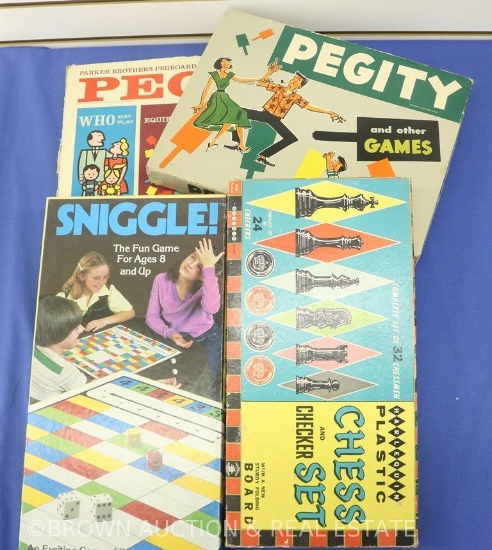 (4) Games - Sniggle!, (2) Pegity and Plastic Chess and Checker sets