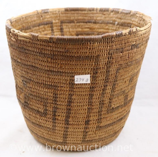Native American 7.5"h basket