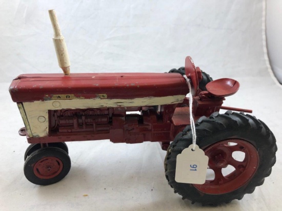 TRU-SCALE Farmall tractor, had touch up and replacement parts