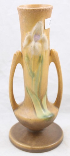 Roseville Iris 918-7" bud vase, lt. tan
