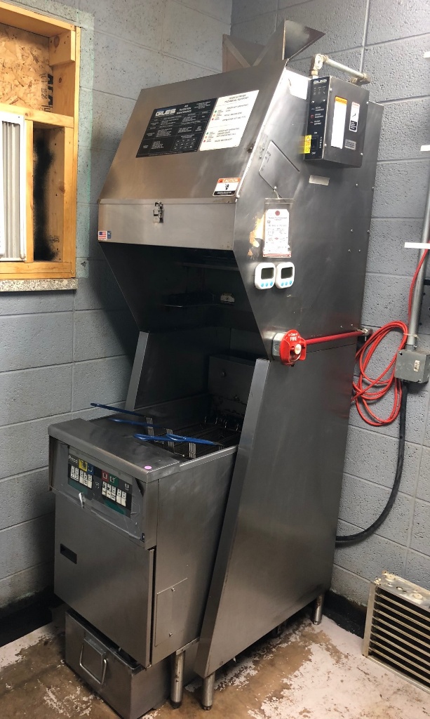 Pitco Deep Fryer w/ self contained Giles Hood System, 220vt 3-phase, includ  | Industrial Machinery & Equipment Food & Beverage Service Equipment Bar &  Brewery Equipment | Online Auctions | Proxibid