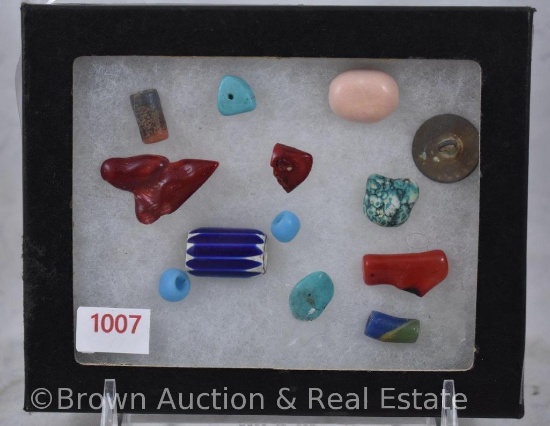 (13) Variety of trade beads and trinkets