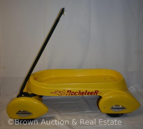 "The Rocketeer" yellow wagon