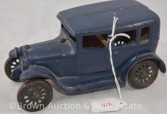 Arcade 1920's Cast Iron 6.5" Model T car