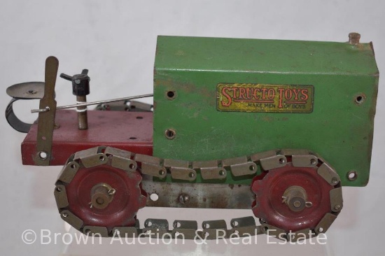 1920's Structo wind-up tractor crawler, 8"l