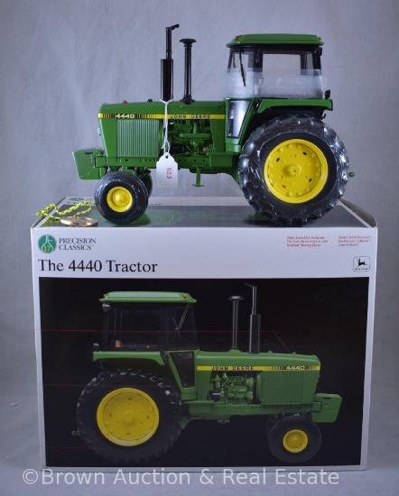 John Deere Precision Classics "The 4440 Tractor", 1/16 Scale, mib