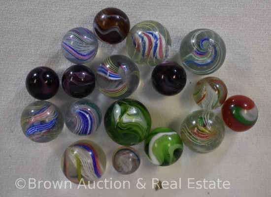 (17) Assorted marbles, swirl and agate
