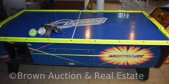 Durango "Hot Flash" Air Hockey table, coin-operated, has key