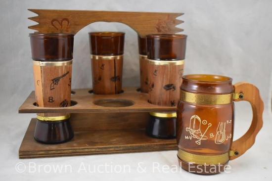 (5) Siesta Ware glasses in wooden holder + 1 handled mug