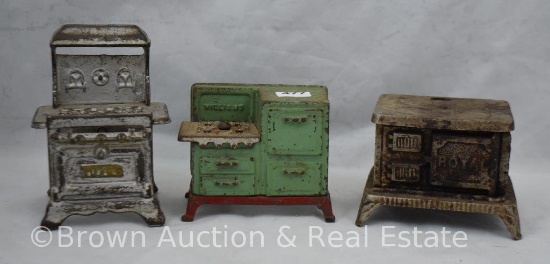 (3) Miniature toy stoves - Royal and Williams