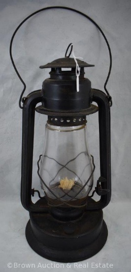 Paull's Leader large No. 2 fount kerosene lantern