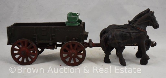Arcade Cast Iron McCormick Deering horse drawn wagon with removable bed