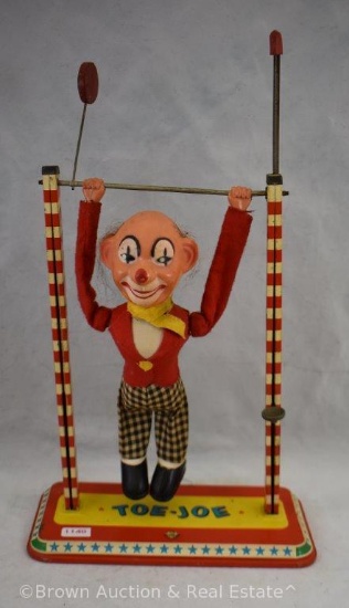 Ohio Art "Toe-Joe" acrobat clown