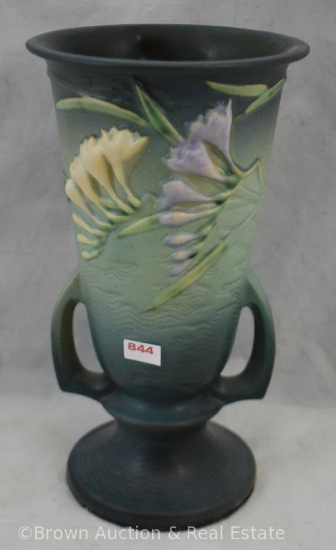 Roseville Freesia 125-10" vase, green