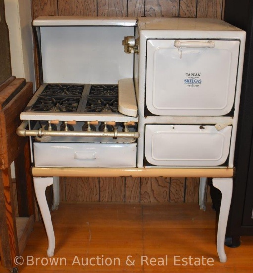 Porcelain Tappan Insulated Skelgas stove and dbl. oven