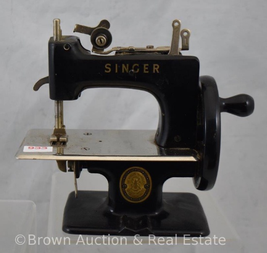 Cast Iron Singer toy sewing machine