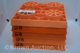 (5) plastic stackable leveling blocks