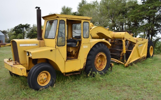 John Deere 5010 Dirt Scraper