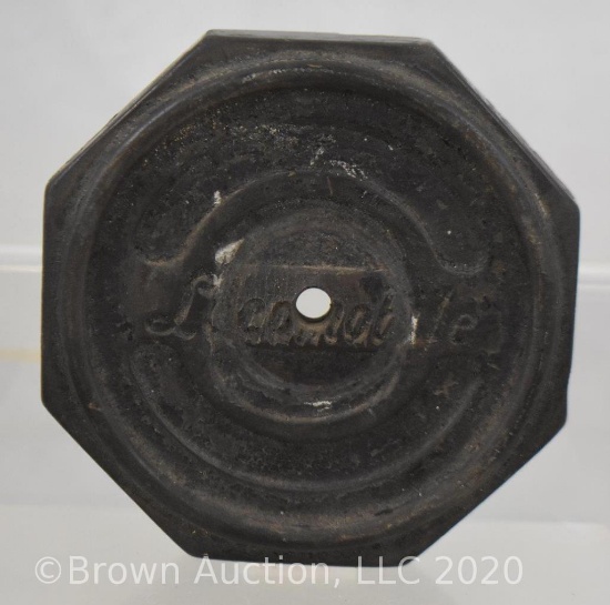 Locomobile threaded hubcap, cast iron