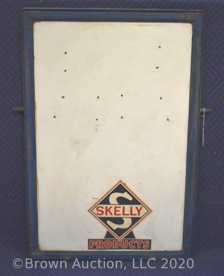 Skelly DS sidewalk sign with Skelly logo