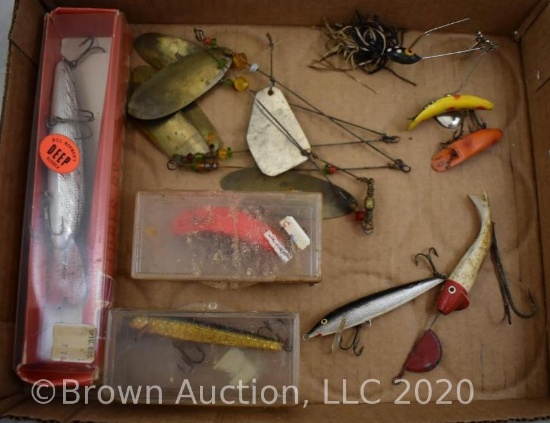 Assortment of vintage fishing lures