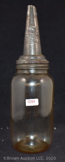 Glass jar with Master oil spout