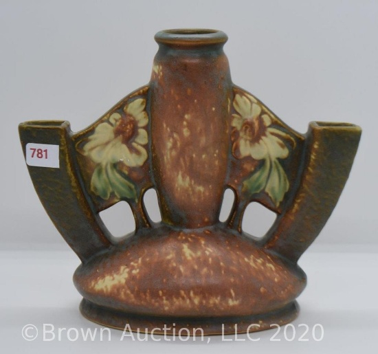 Roseville Dahlrose 79-6" triple bud vase