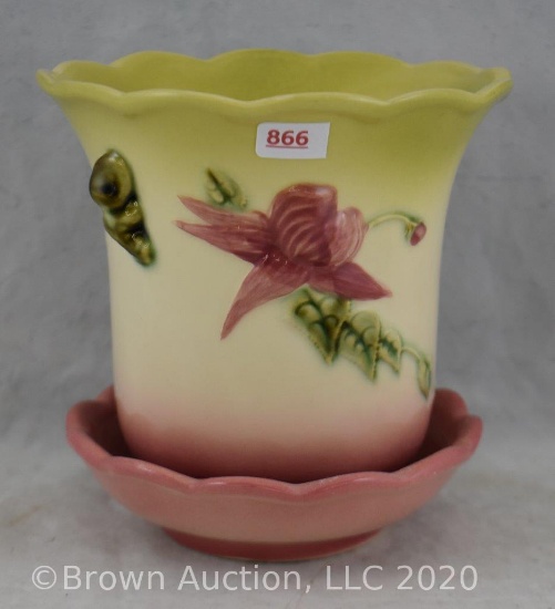 Hull Woodland W11-5.75" flower pot with attached saucer, glossy