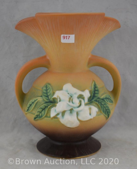 Rv Gardenia 684-8" vase, tan