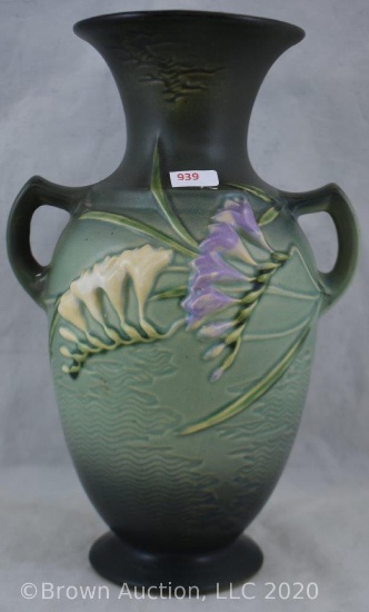 Roseville Freesia 127-12" vase, green