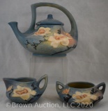 Roseville Magnolia tea set, blue: teapot, creamer and sugar
