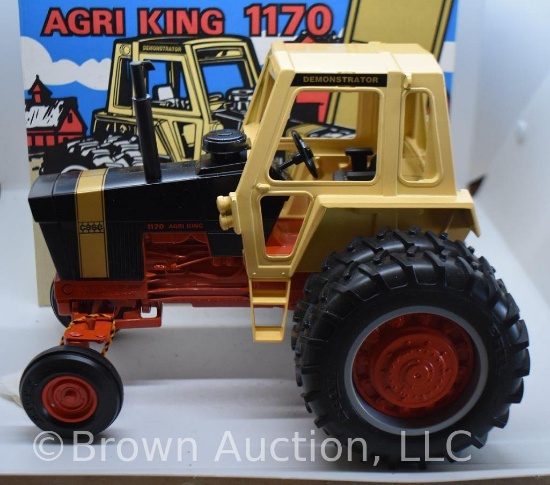 Case 1170 Demonstrator die-cast tractor, 1:16 scale