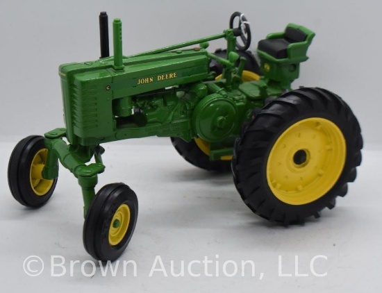John Deere Model G die-cast tractor, 1:16 scale