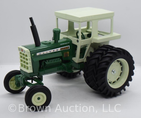 Oliver 2255 die-cast tractor, 1:16 scale