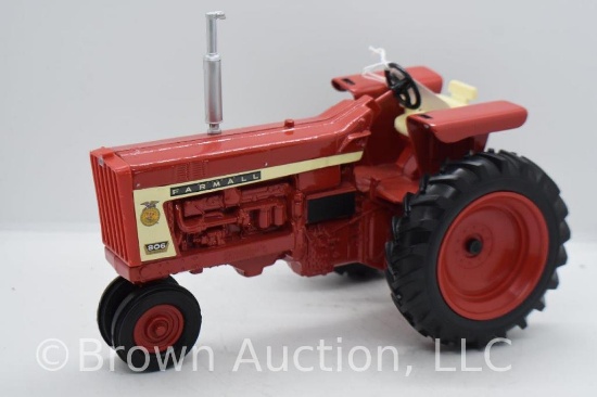 Farmall 806 diesel die-cast tractor, 1:16 scale