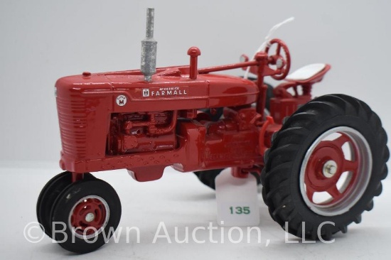 Farmall Super M die-cast tractor, 1:16 scale