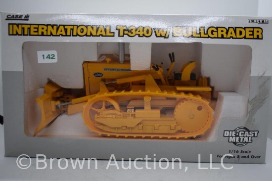 International T-340 crawler Trac-Tractor w/ Bullgrader, die-cast, 1:16 scale