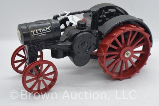 International Harvester Titan 10-20 die-cast tractor, 1:16 scale