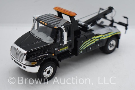 International 4400 series Truck with Jerr-Dan Tow Body die-cast model, 1:34 scale