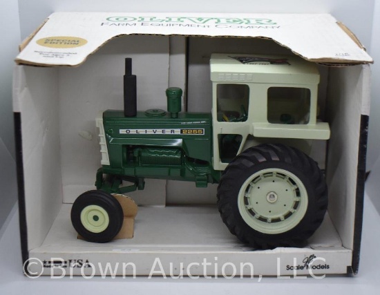 Oliver 2255 die-cast tractor, 1:16 scale