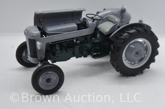 Massey Ferguson 40 Launch Model die-cast tractor, 1:16 scale