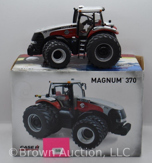 Case IH Magnum 370 die-cast tractor, 1:32 scale